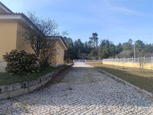 Fifth with 5 Rooms in Bragança with 300,00 m²
