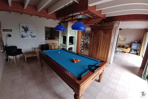 Real Estate Complete 261 M2, Indoor Pool