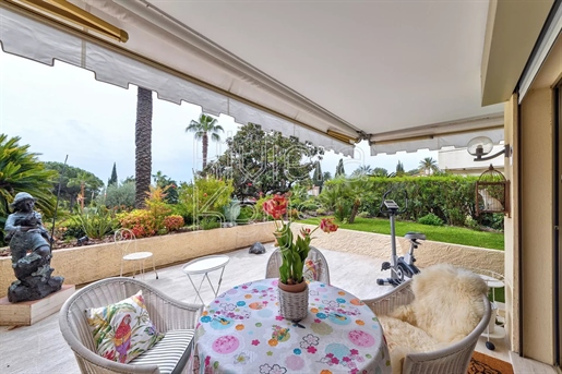 Cannes Californie: superbo livello del giardino, ampia terrazza, residenza recintata con piscina