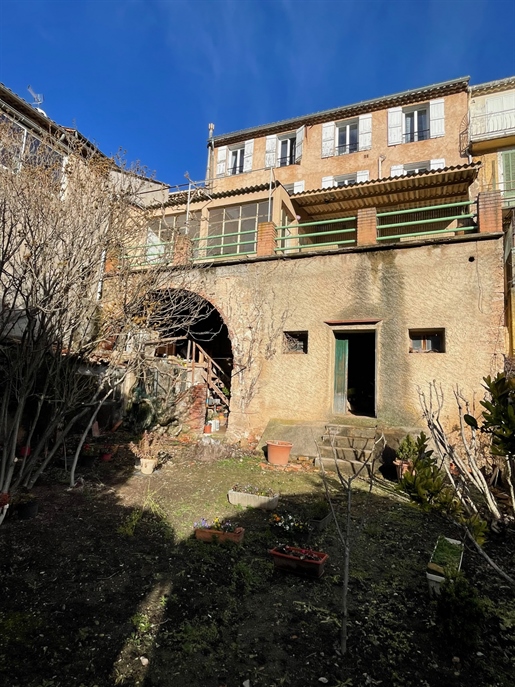 Building With 5 Apartments, Garden Terrace And Garage, Salernes Center, Le Var (83) Ideal Investor