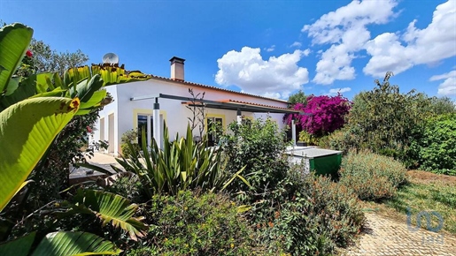 Traditional house with 3 Rooms in Faro with 137,00 m²