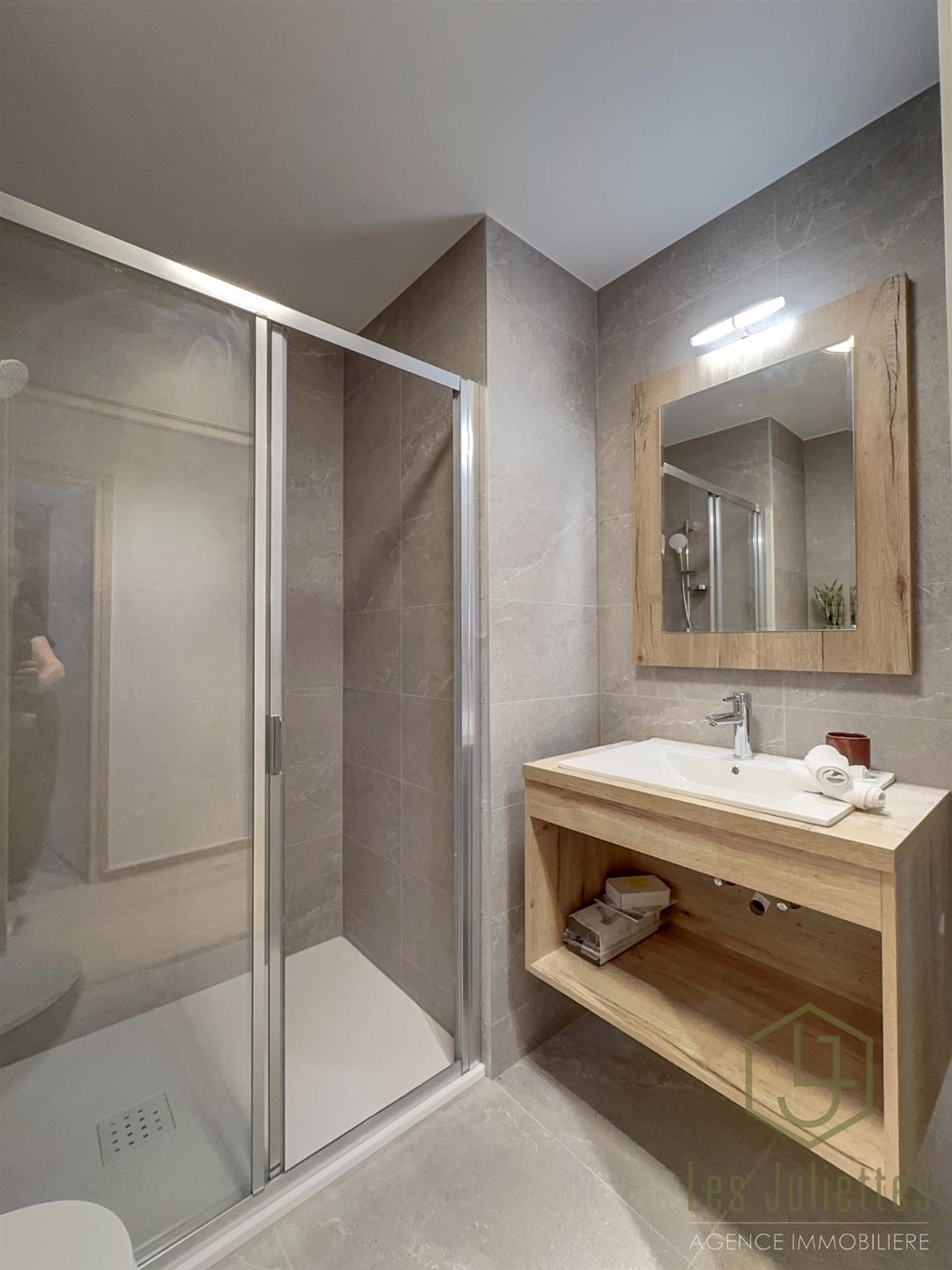 Cumpărare: Apartament (74110)