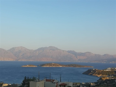 Grand terrain à bâtir au nord d’Agios Nikolaos