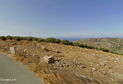 Grand terrain possible à construire 2000m2, vue sur la mer. Crète