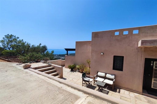 Beautiful 3 bedroom villa plus guest house with amazing sea views