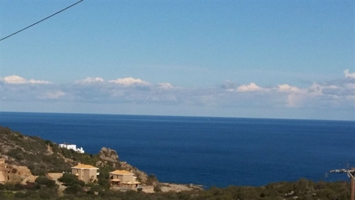 Οικόπεδο με θέα στη θάλασσα, κοντά σε αρκετές παραλίες