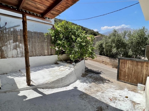 Village house in a quiet location near Agios Nikolaos