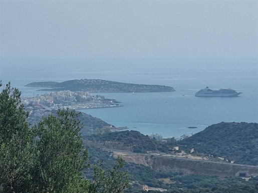 Terrain constructible avec vue sur la mer à la périphérie d’Agios Nikolaos