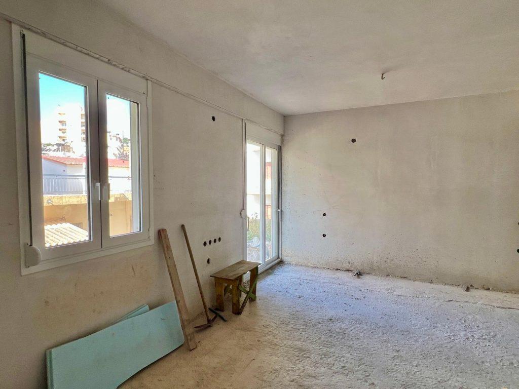 Unfinished apartment in Agios Nikolaos