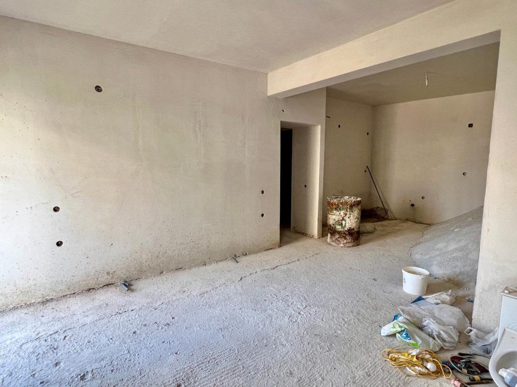 Unfinished apartment in Agios Nikolaos