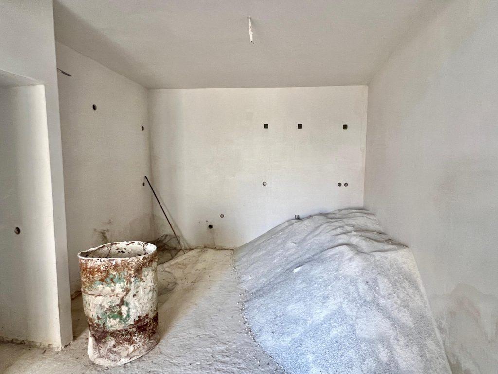 Unfinished apartment in Agios Nikolaos