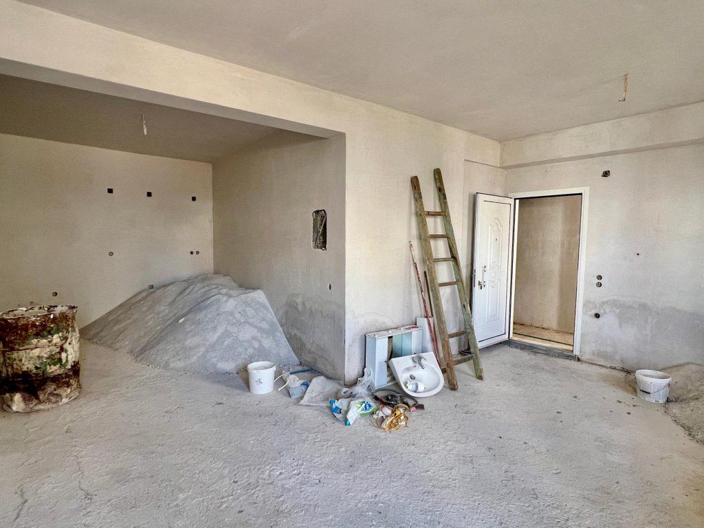 Unfinished apartment in Agios Nikolaos