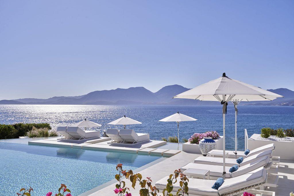 Deluxe 5 Hotel with a private beach in Agios Nikolaos