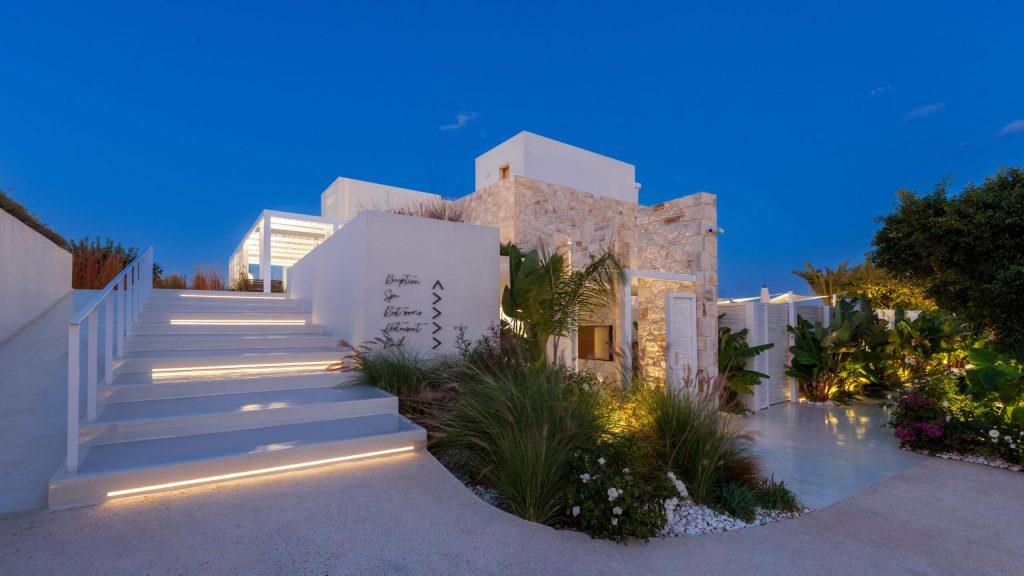 Deluxe 5 Hotel with a private beach in Agios Nikolaos
