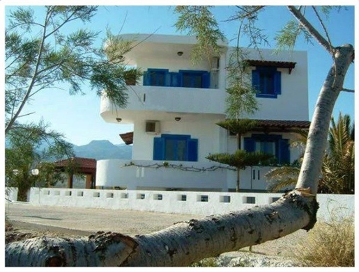 בית מול החוף הכולל מספר דירות נופש עם רישיון Eot