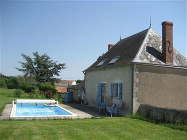 Deslumbrante casa com adega abobadada, piscina aquecida, capela situada em jardins de 2,1 hectares