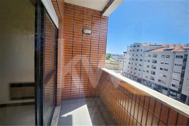 Apartamento T2+4 Duplex, com terraço vista para as marinhas, nas Barrocas em Aveiro