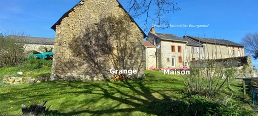 Fully renovated village house and barn, 120m2 of living space, 3 bedrooms, 615m2 of land
