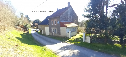Renovated 3 bed village house and its barn, ~77m2 hab., on 760m2 (~1/6acre)