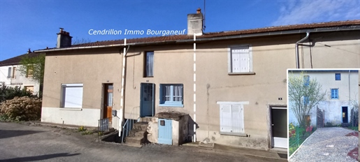 Town center 2 bed house, ~56m2 hab.,ready to move in, with 160m2 garden ideal bolt hole