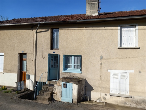 Town center 2 bed house, ~56m2 hab.,ready to move in, with 160m2 garden ideal bolt hole