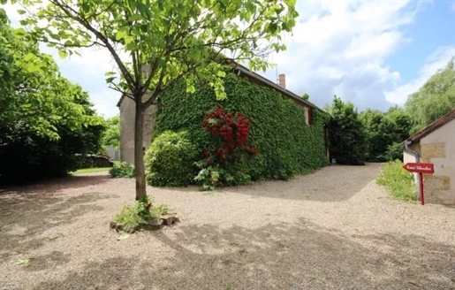 Property with chambre d'hôtes
