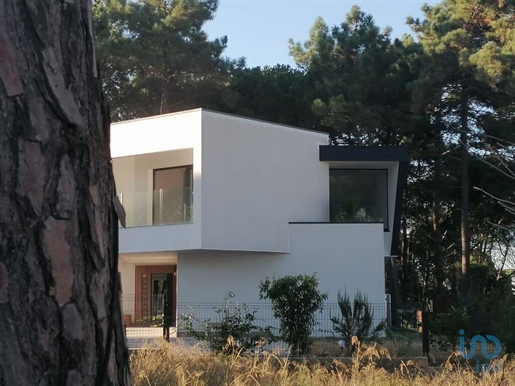 Maison T4 à Sesimbra (Castelo) de 170,00 m²