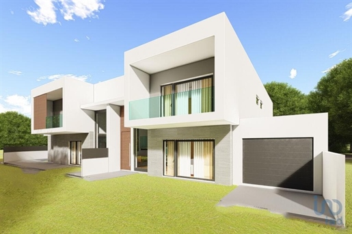 Casa / Villa T4 em Setúbal de 181,00 m²