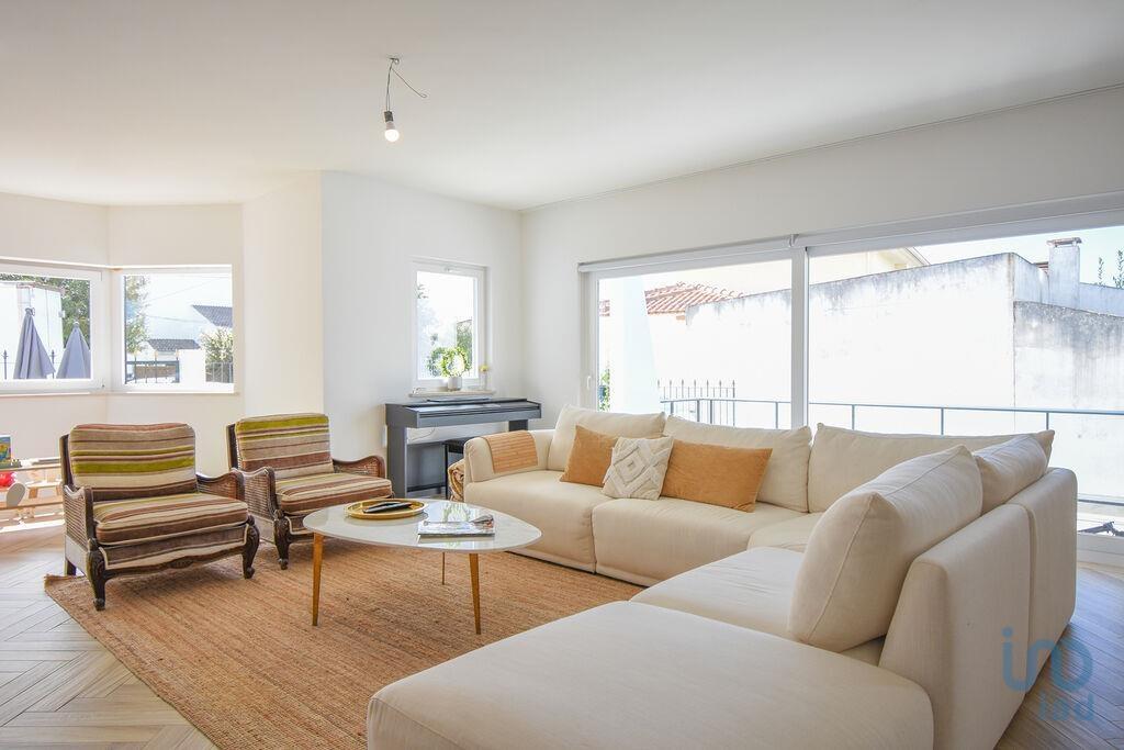 Home / Villa with 5 Rooms in Amora with 570,00 m²
