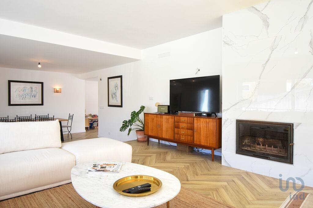 Home / Villa with 5 Rooms in Amora with 570,00 m²