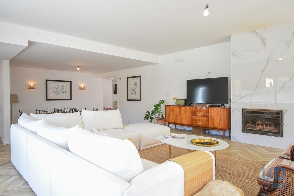 Home / Villa with 5 Rooms in Amora with 570,00 m²