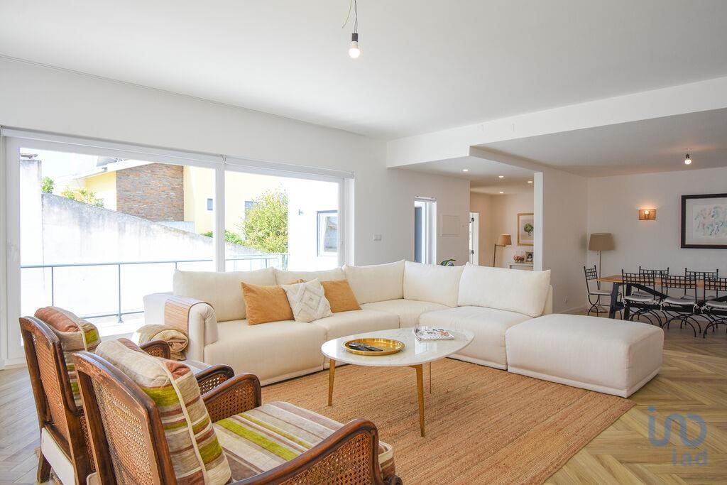 Home / Villa with 5 Rooms in Amora with 570,00 m²