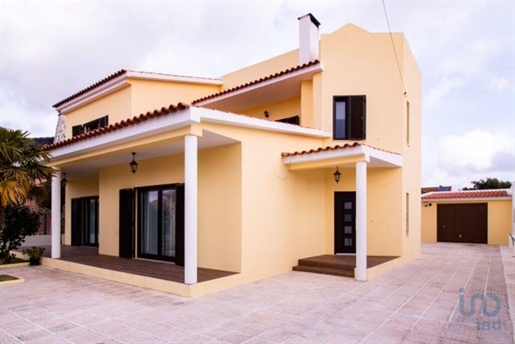 Casa / Villa T4 em Setúbal de 165,00 m²