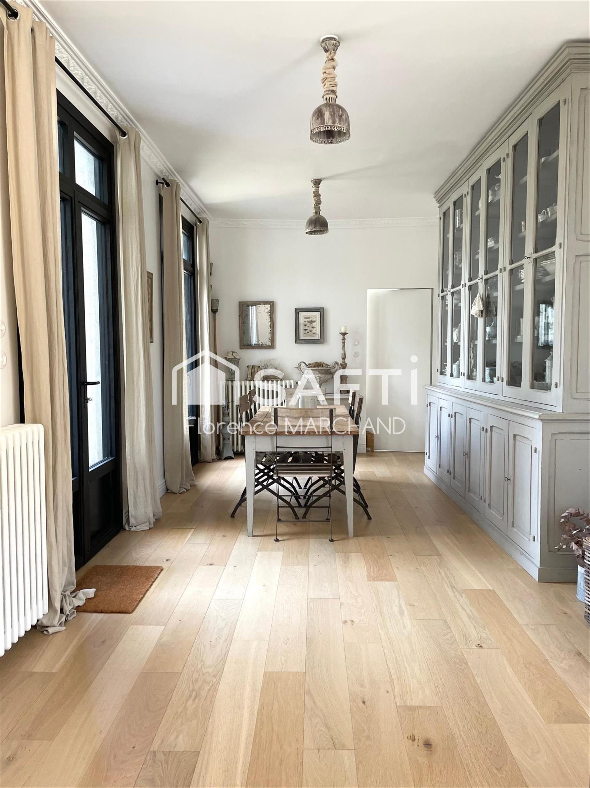 Purchase: Luxury property (79000)