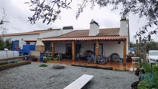 Home / Villa with 4 Rooms in Évora with 140,00 m²