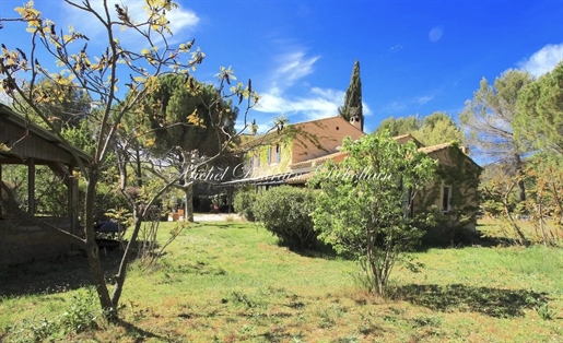 Maison 5 chambres Provençale sur 1 hectare