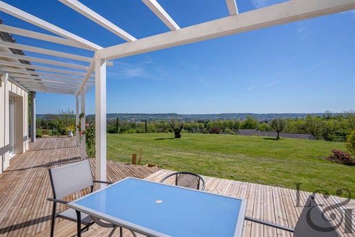 Contemporary Villa with View for Sale in Villeneuve sur Lot