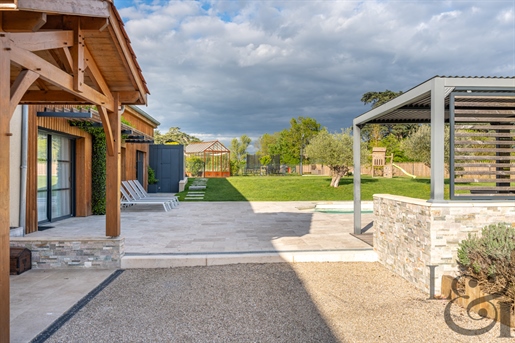 Villeneuve sur lot, in een rustige omgeving, prachtig stenen huis volledig gerenoveerd met p