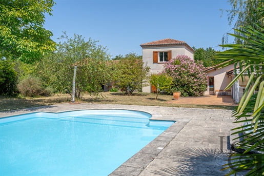 Saint Sylvestre sur Lot Huis met zwembad op meer dan een hectare grond