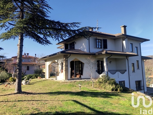Vendita Casa indipendente / Villa 350 m² - 3 camere - Monte Cerignone