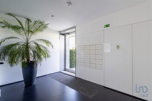 Appartement T2 à Porto de 137,00 m²