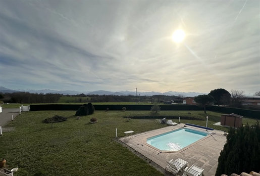 Luxury property with views of the Pyrenees