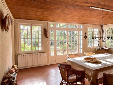 Maison individuelle, style 'cottage', Cher, region Saint-Amand-Montrond