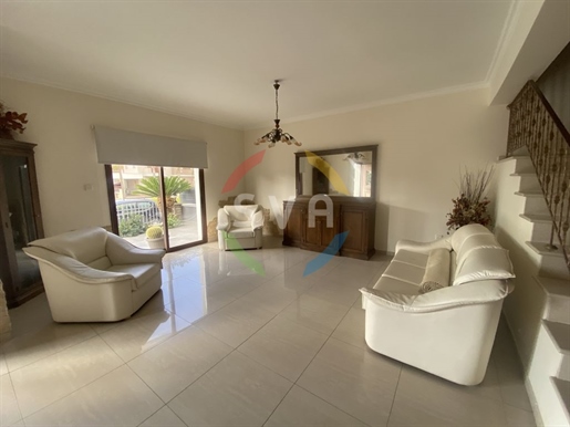 902501 - Doppelhaushälfte zu verkaufen, Limassol City, 200 qm, €460.000