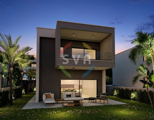 310833 - Villa à vendre, Agios Tychonas, 150 m², €660.000