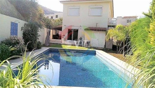 310579 - Villa à vendre, Germasogeia, 250 m², €700.000