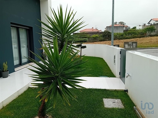 House with 3 Rooms in Aveiro with 179,00 m²
