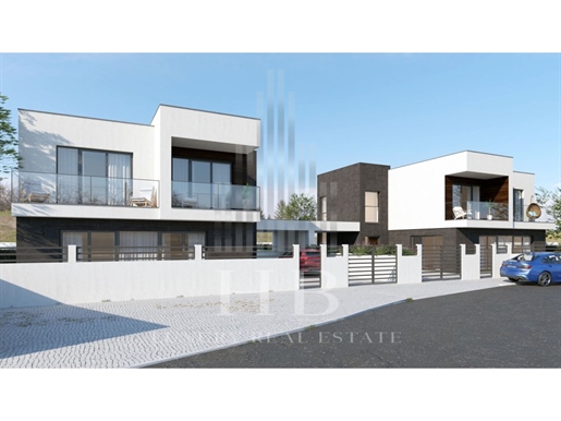 Semi-Detached House 3 Bedrooms | Garage | Pool |Sea View