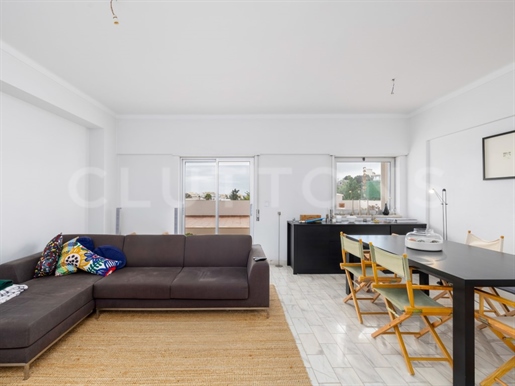 Faro - Spacious 3 bedroom apartment near the Municipal Market and with 120 sqm terrace