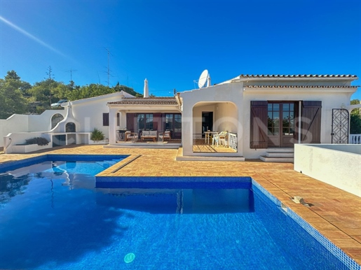 São Brás De Alportel - Villa de 2+1 chambres à vendre avec grand terrain et piscine